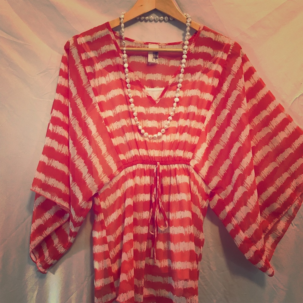 BOUTIQUE Beautiful semi-sheer top